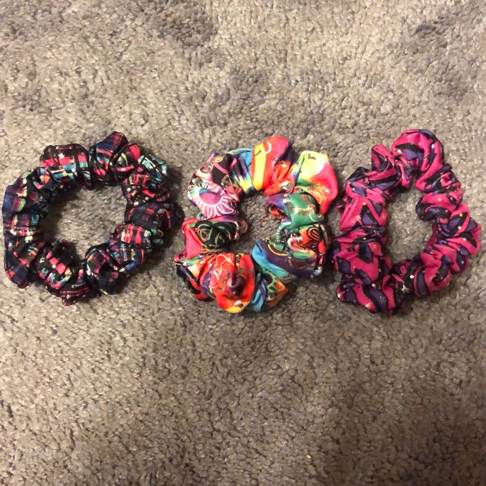 Scrunchies🤩